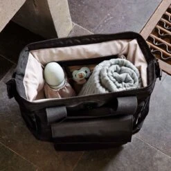 Elodie Details Elodie Luiertas Wide Frame Black -Winkel Voor Kinderwagens En Accessoires elodie details wide frame luiertas changing bag black 4